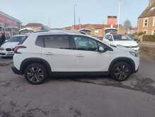 Peugeot 2008 PureTech Allure Premium 