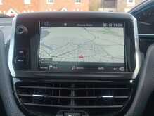 Peugeot 2008 PureTech Allure Premium 