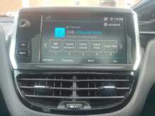 Peugeot 2008 PureTech Allure Premium 