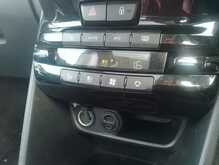 Peugeot 2008 PureTech Allure Premium 