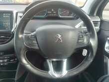 Peugeot 2008 PureTech Allure Premium 