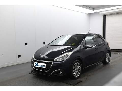 1.2 PureTech Signature Hatchback 5dr Petrol Manual Euro 6 (s/s) (82 ps)