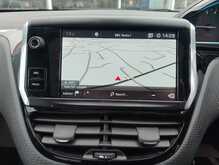 Peugeot 2008 PureTech Allure Premium 