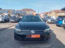 Volkswagen Golf TSI Life 