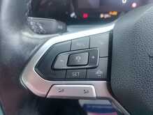Volkswagen Golf TSI Life 