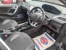 Peugeot 2008 PureTech Allure 