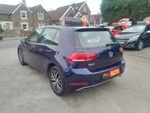 Volkswagen Golf TSI SE 