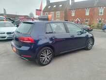 Volkswagen Golf TSI SE 