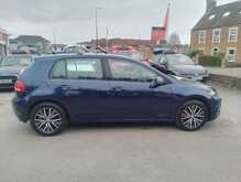 Volkswagen Golf TSI SE 