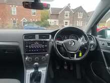 Volkswagen Golf TSI SE 