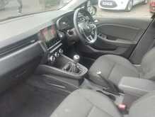 Renault Clio TCe Iconic 