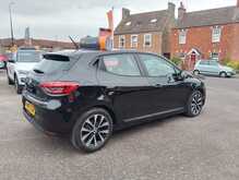 Renault Clio TCe Iconic 