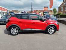 Renault Captur TCe Iconic 