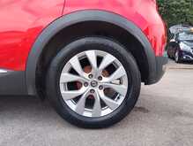 Renault Captur TCe Iconic 