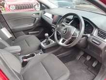 Renault Captur TCe Iconic 
