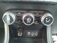 Renault Captur TCe Iconic 