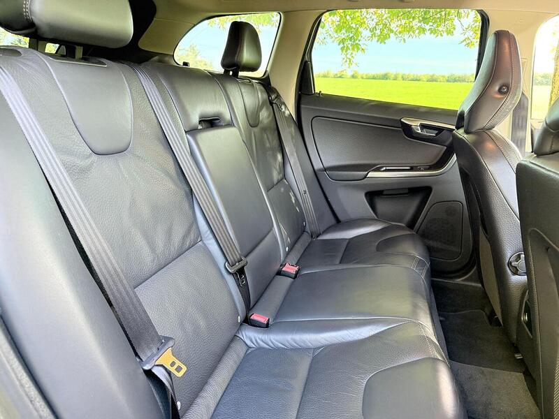 Volvo XC60 2.0 T5 SE Lux SUV 5dr Petrol Powershift Euro 5 (240 ps) - U1807