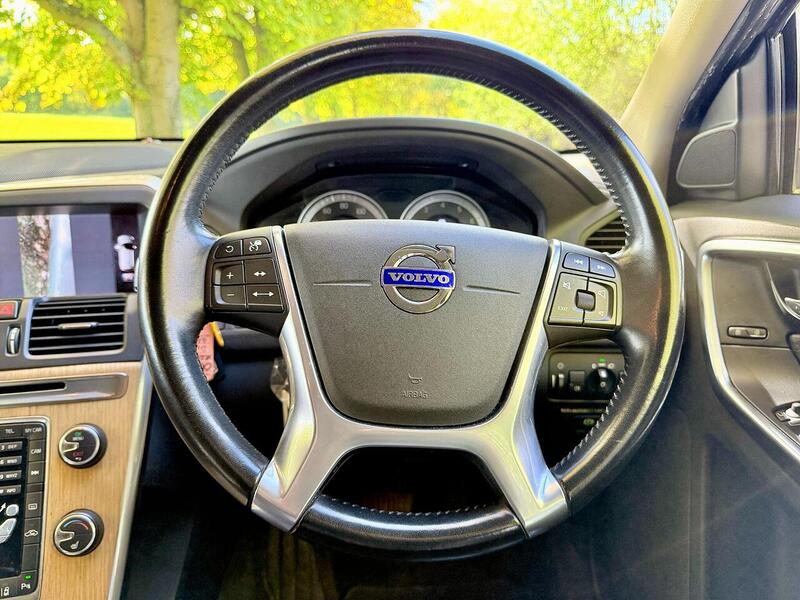 Volvo XC60 2.0 T5 SE Lux SUV 5dr Petrol Powershift Euro 5 (240 ps) - U1807