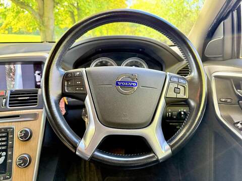 Volvo XC60 2.0 T5 SE Lux SUV 5dr Petrol Powershift Euro 5 (240 ps) - U1807
