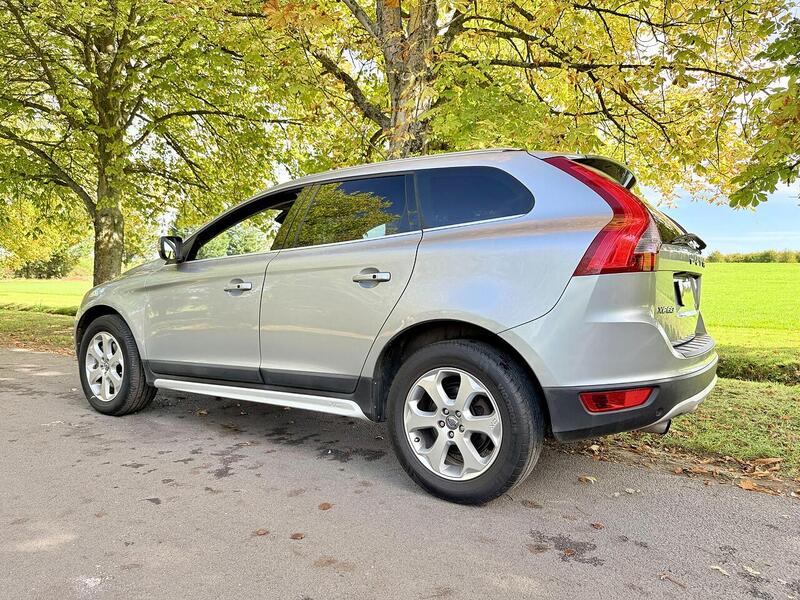 Volvo XC60 2.0 T5 SE Lux SUV 5dr Petrol Powershift Euro 5 (240 ps) - U1807