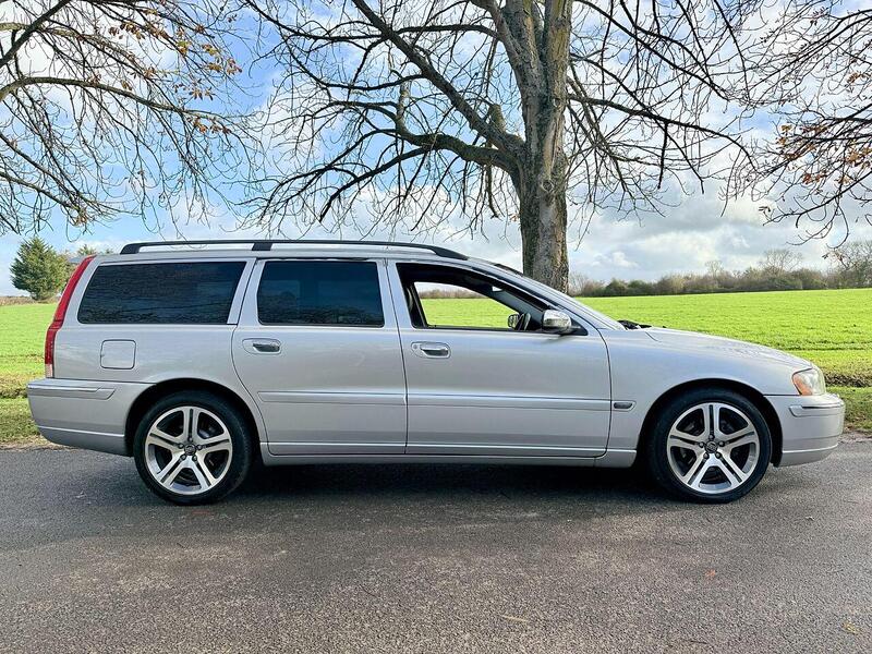 Volvo V70 2.4 SE Estate 5dr Petrol Automatic (231 g/km, 170 bhp) - U1929