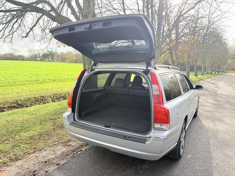 Volvo V70 2.4 SE Estate 5dr Petrol Automatic (231 g/km, 170 bhp) - U1929