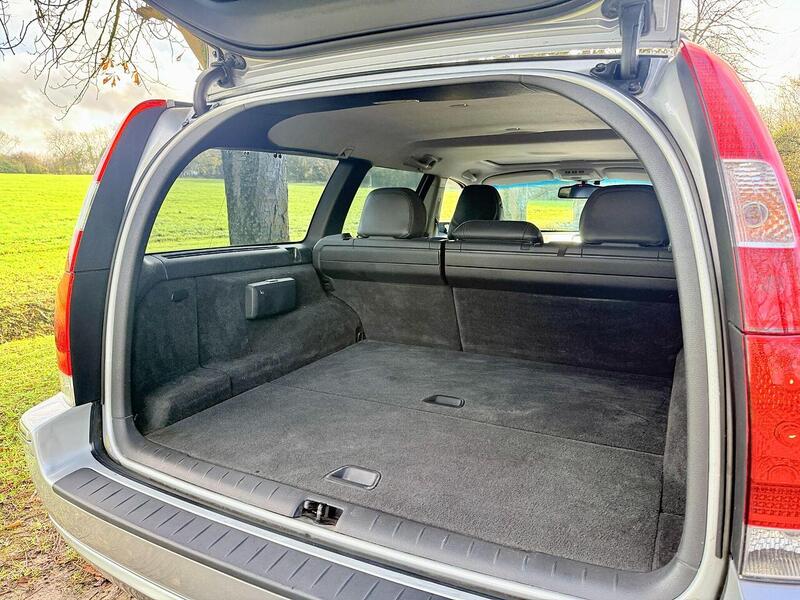 Volvo V70 2.4 SE Estate 5dr Petrol Automatic (231 g/km, 170 bhp) - U1929