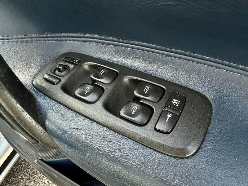 Volvo V70 2.4 SE Estate 5dr Petrol Automatic (231 g/km, 170 bhp) - U1929