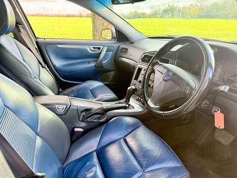 Volvo V70 2.4 SE Estate 5dr Petrol Automatic (231 g/km, 170 bhp) - U1929