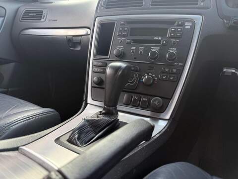 Volvo V70 2.4 SE Estate 5dr Petrol Automatic (231 g/km, 170 bhp) - U1929