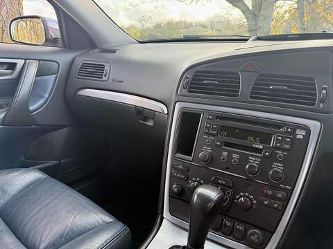 Volvo V70 2.4 SE Estate 5dr Petrol Automatic (231 g/km, 170 bhp) - U1929