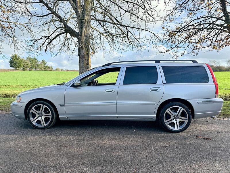 Volvo V70 2.4 SE Estate 5dr Petrol Automatic (231 g/km, 170 bhp) - U1929