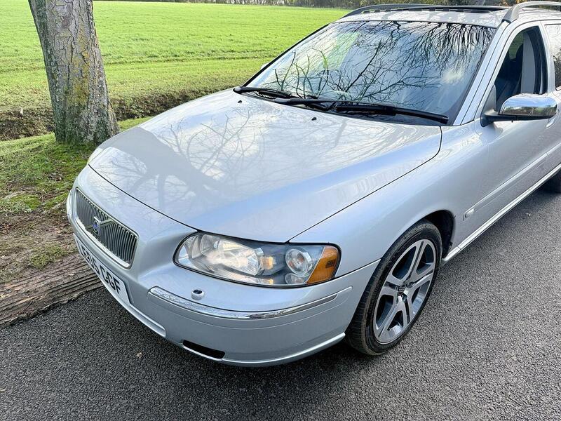 Volvo V70 2.4 SE Estate 5dr Petrol Automatic (231 g/km, 170 bhp) - U1929
