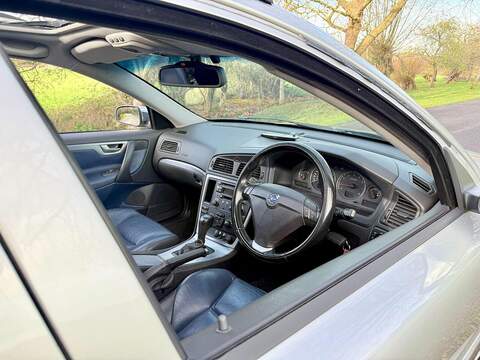 Volvo V70 2.4 SE Estate 5dr Petrol Automatic (231 g/km, 170 bhp) - U1929