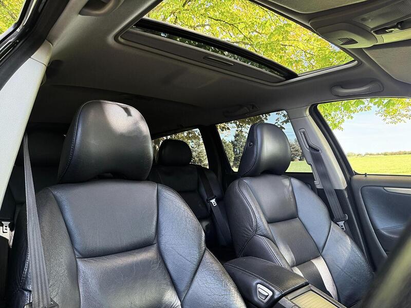 Volvo V70 2.5 R Estate 5dr Petrol Geartronic (264 g/km, 300 bhp) - U1947