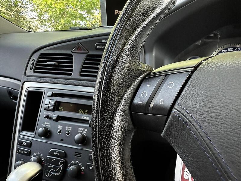 Volvo V70 2.5 R Estate 5dr Petrol Geartronic (264 g/km, 300 bhp) - U1947