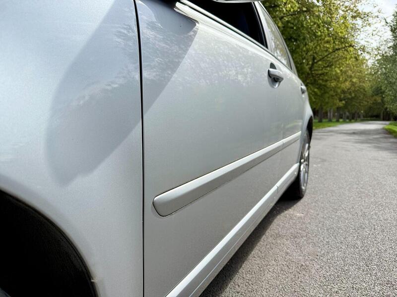 Volvo V50 Se Lux 2.0 5dr Estate Petrol - U1952