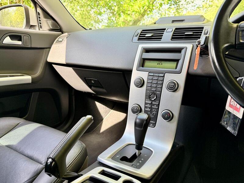 Volvo V50 Se Lux 2.0 5dr Estate Petrol - U1952