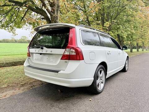Volvo V70 3.2 SE Lux Estate 5dr Petrol Geartronic Euro 4 (238 ps) - U1968