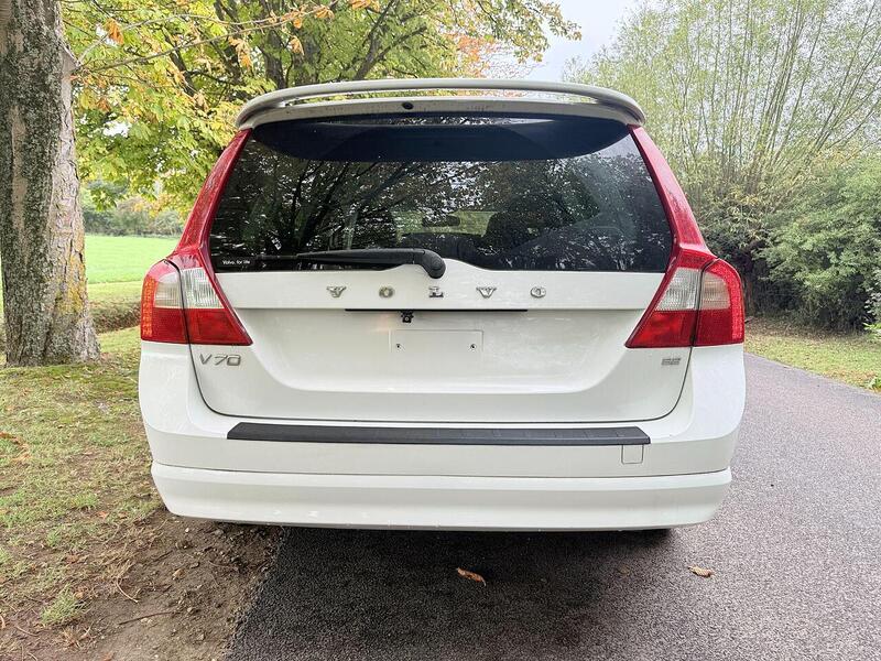 Volvo V70 3.2 SE Lux Estate 5dr Petrol Geartronic Euro 4 (238 ps) - U1968