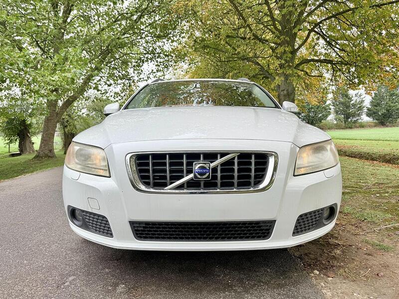 Volvo V70 3.2 SE Lux Estate 5dr Petrol Geartronic Euro 4 (238 ps) - U1968