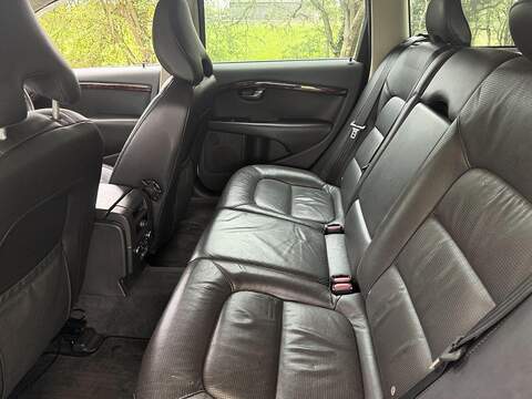 Volvo V70 3.2 SE Lux Estate 5dr Petrol Geartronic Euro 4 (238 ps) - U1968