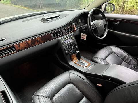 Volvo V70 3.2 SE Lux Estate 5dr Petrol Geartronic Euro 4 (238 ps) - U1968