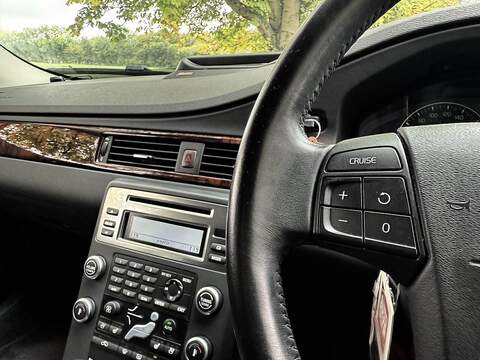 Volvo V70 3.2 SE Lux Estate 5dr Petrol Geartronic Euro 4 (238 ps) - U1968