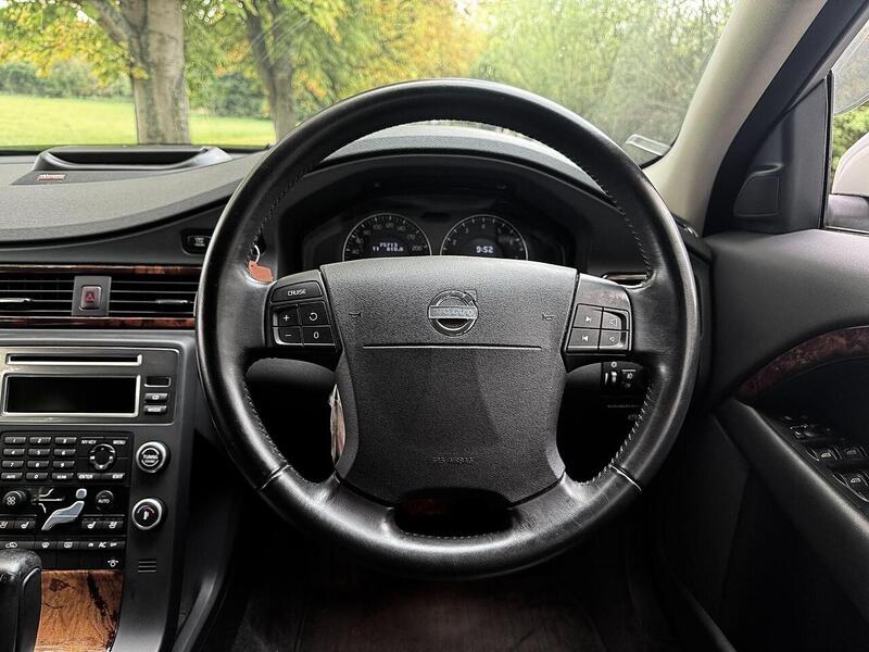 Volvo V70 3.2 SE Lux Estate 5dr Petrol Geartronic Euro 4 (238 ps) - U1968