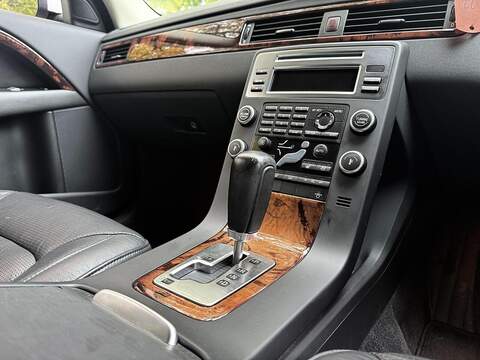 Volvo V70 3.2 SE Lux Estate 5dr Petrol Geartronic Euro 4 (238 ps) - U1968
