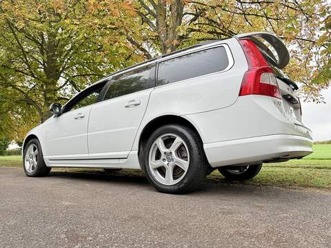 Volvo V70 3.2 SE Lux Estate 5dr Petrol Geartronic Euro 4 (238 ps) - U1968