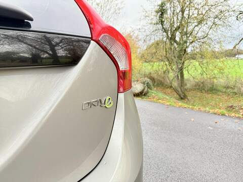 Volvo V60 1.6 T4 SE Lux Nav Estate 5dr Petrol Powershift Euro 5 (180 ps) - U1972