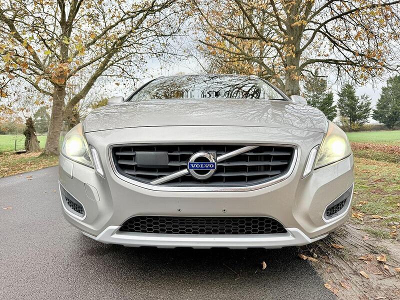 Volvo V60 1.6 T4 SE Lux Estate 5dr Petrol Powershift Euro 5 (180 ps) - U1972