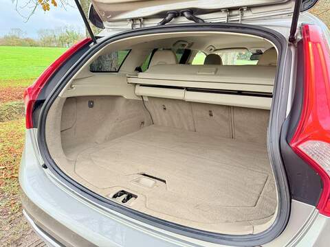 Volvo V60 1.6 T4 SE Lux Nav Estate 5dr Petrol Powershift Euro 5 (180 ps) - U1972